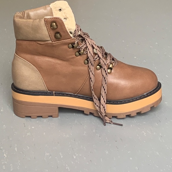 Woman Boots size 6 - Picture 2 of 2